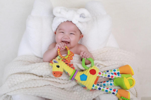 高安怎么判断宝宝是否斜颈